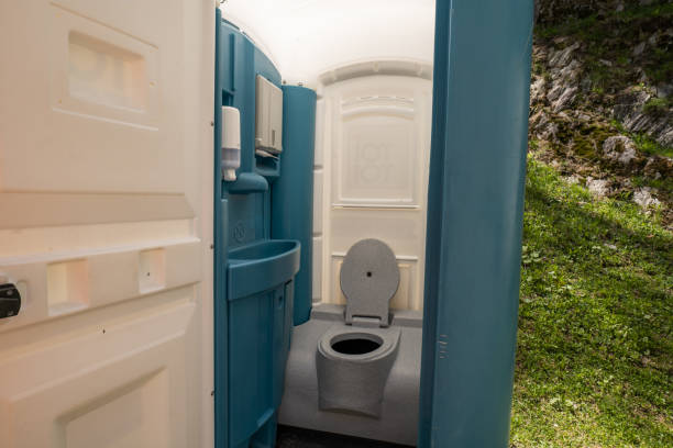 Best Porta potty delivery and setup  in Lake Oswego, OR